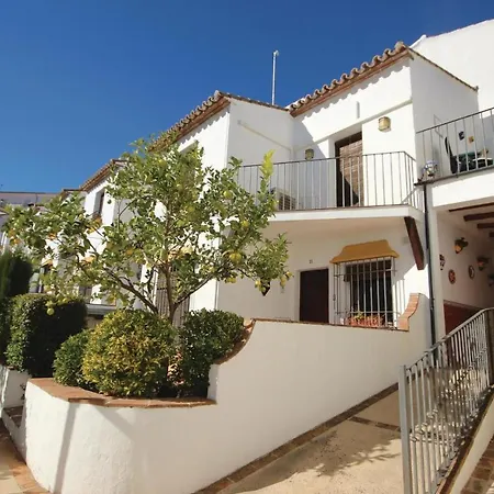 Dom wakacyjny 2 Bedroom Beautiful In *